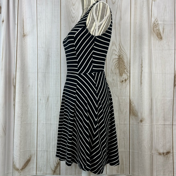 Mossimo Dress Striped Symmetrical Pattern Flowy Tank Summer Dress Blue Size S/P - Picture 3 of 10